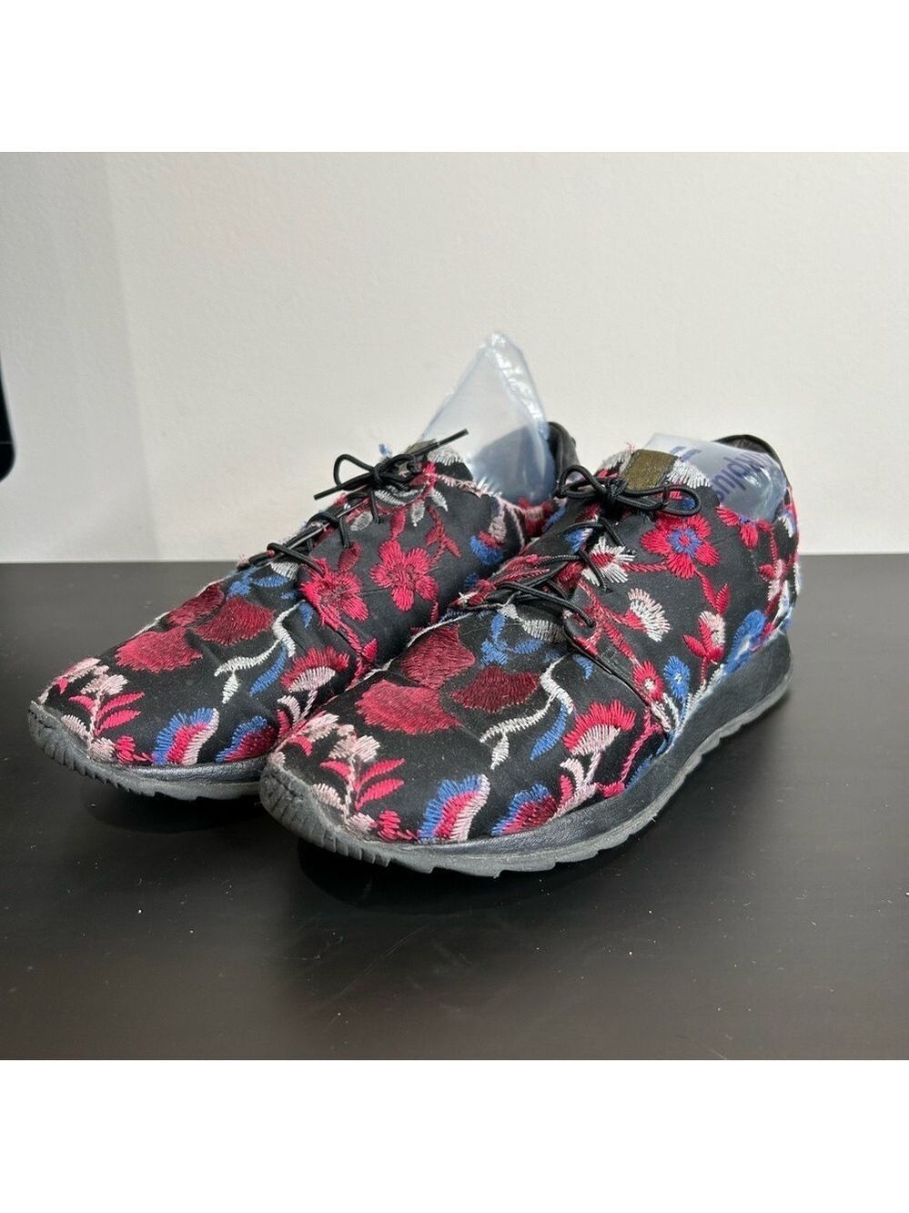 MJUS Black Floral Embroidered Sneakers Size 8.5